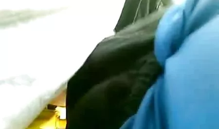 یک زن ژاپنی زرق و عکس های سکسی کس کیر برق دار در گربه صورت مرد نشسته است