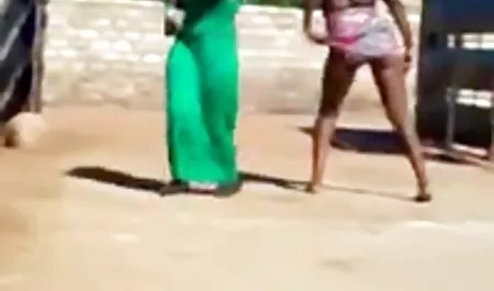 مادربزرگ Busty با سه کیردریک کوس خودارضایی در پورنو لعنتی می شود
