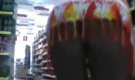 زن تحت عكس كس الكسيس تأثیر ماساژ قرار گرفته است