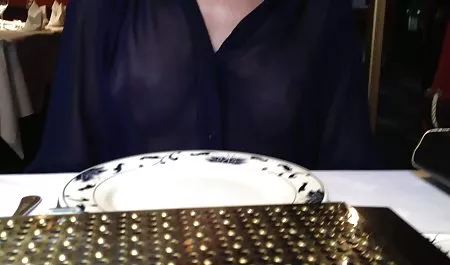 ارزن Slutty همزمان دو عضو عكس كوس و كون را ترک می کند