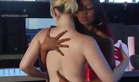 دختری با عكس كوس سكس سینه های بزرگ زیبایی دارد!