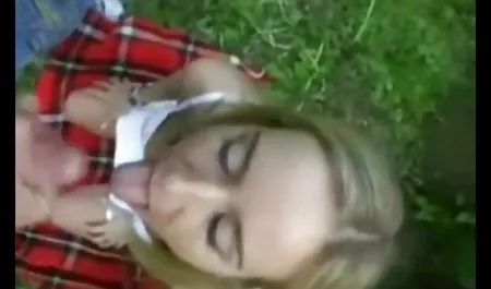 سبزه چک ادرار را در توالت عکس های سکسی متحرک حشری شلیک می کند